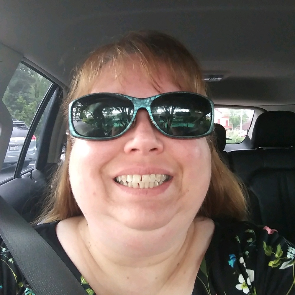 Meet your Posher, Elizabeth